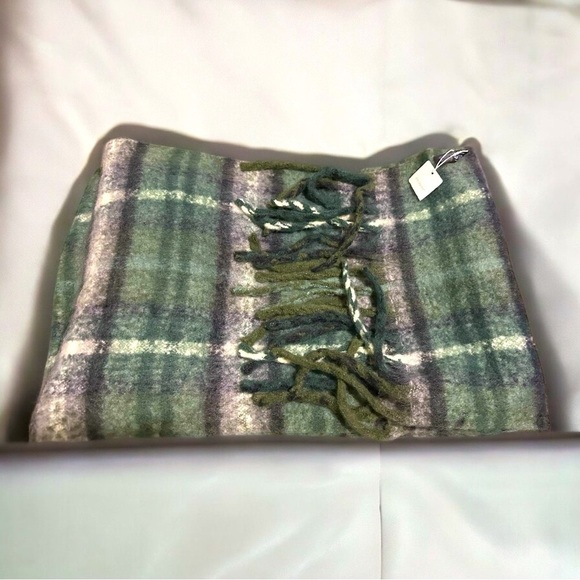 042 Primark Care | NWT Green Tartan Blanket Women’s Scarf (Size 80’x17,5’) - Picture 6 of 11